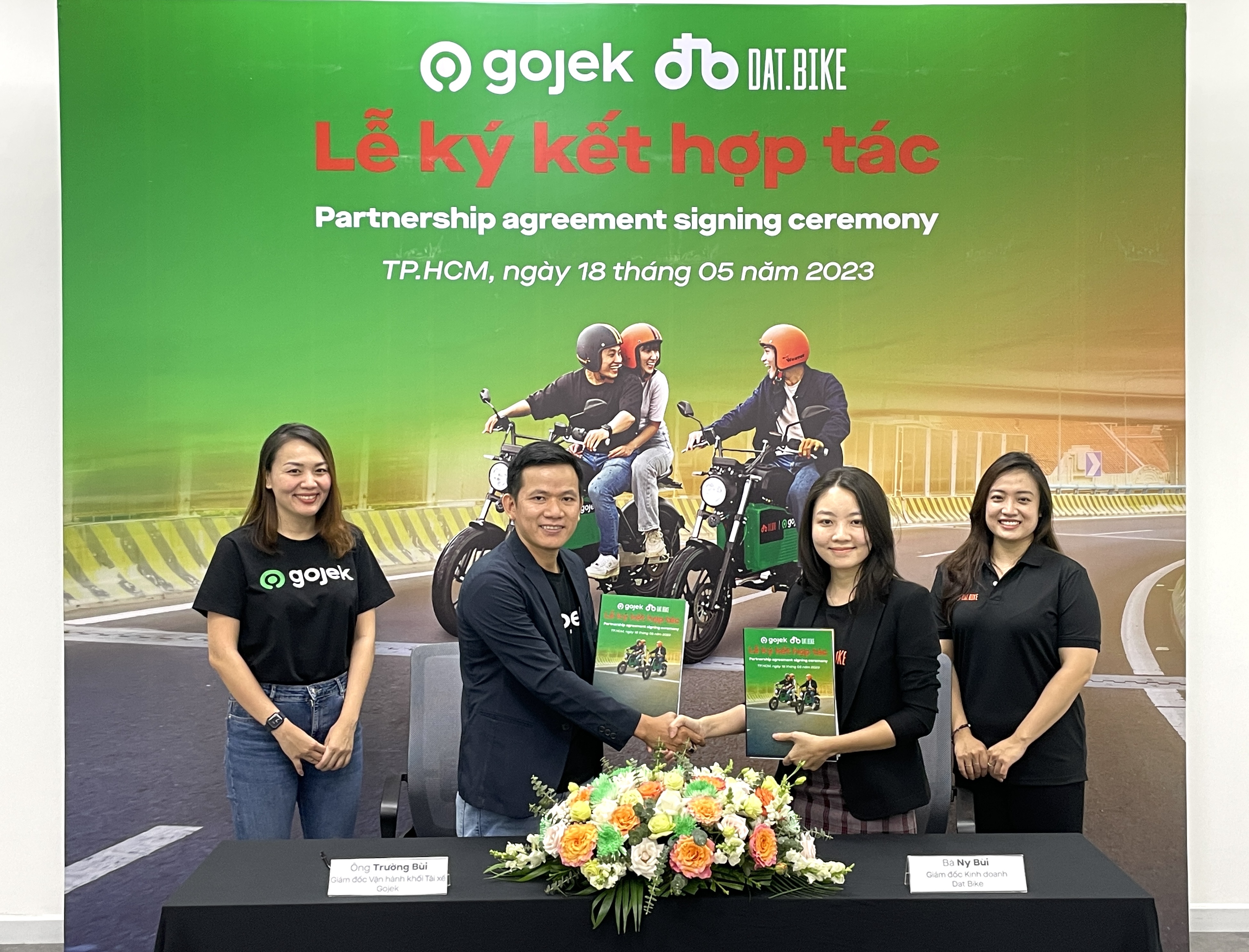 Gojek và Dat Bike ký kết hợp tác thí điểm xe máy điện_2