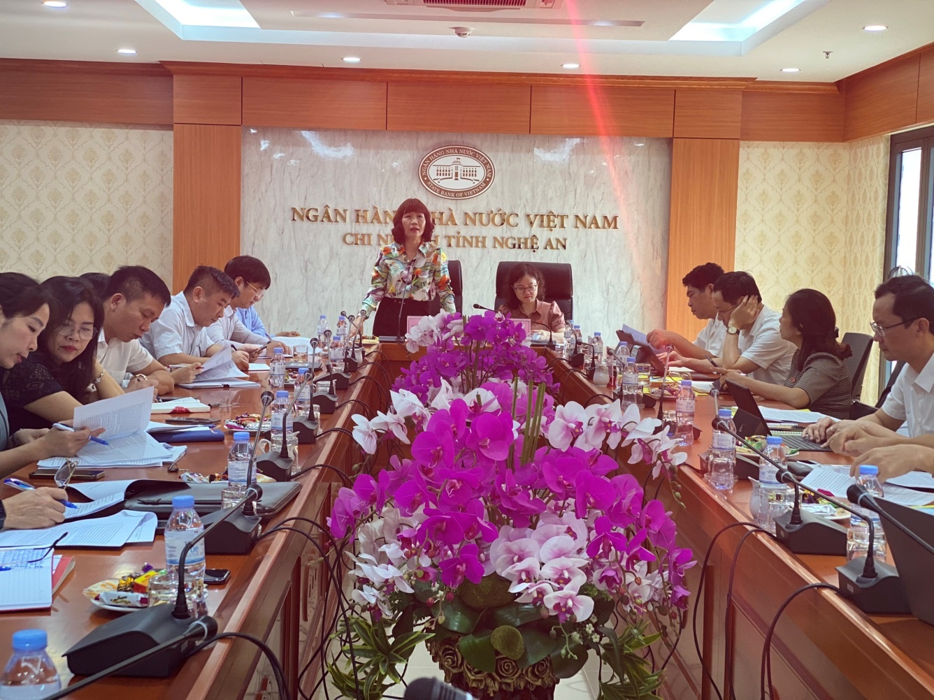 Bà Nguyễn Thị Thu Thu, Giám đốc NHNN CN Nghệ An phát biểu tại hội nghị 