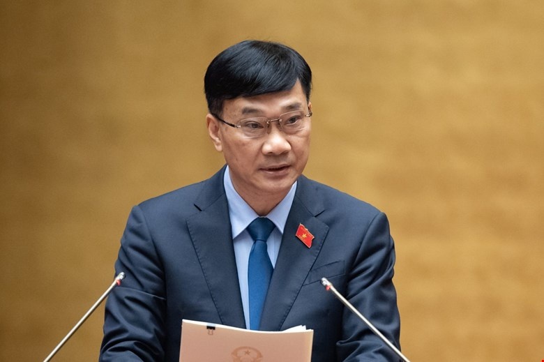 Chủ nhiệm Ủy ban Kinh tế Vũ Hồng Thanh giải trình tiếp thu ý kiến các đại biểu Quốc hội