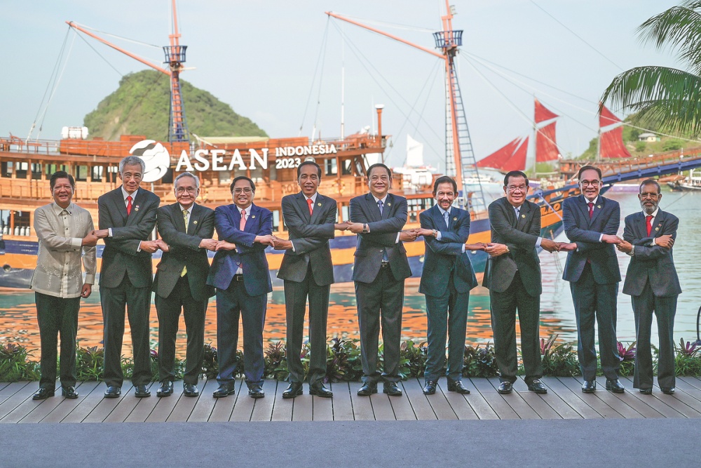 Các nhà lãnh đạo ASEAN tại Hội nghị Thượng định ASEAN lần thứ 42 tại Indonesia
