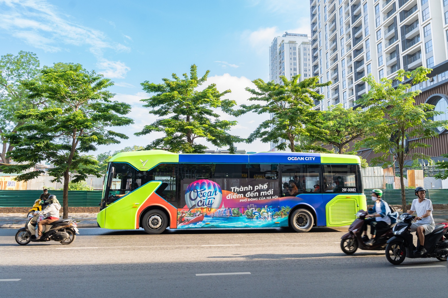 Vinhomes cũng triển khai các tuyến xe bus Ocean City Bus miễn phí để du khách có thể trải nghiệm và tham quan các địa điểm nổi bật tại Ocean City