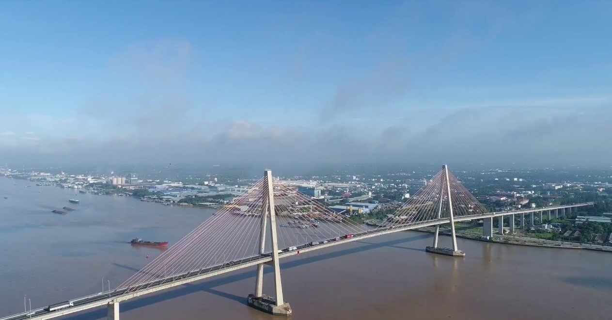 Hạ tầng giao thông yếu kém được xác định là một trong những “điểm nghẽn” kiềm chế sự phát triển vùng Đồng bằng sông Cửu Long.