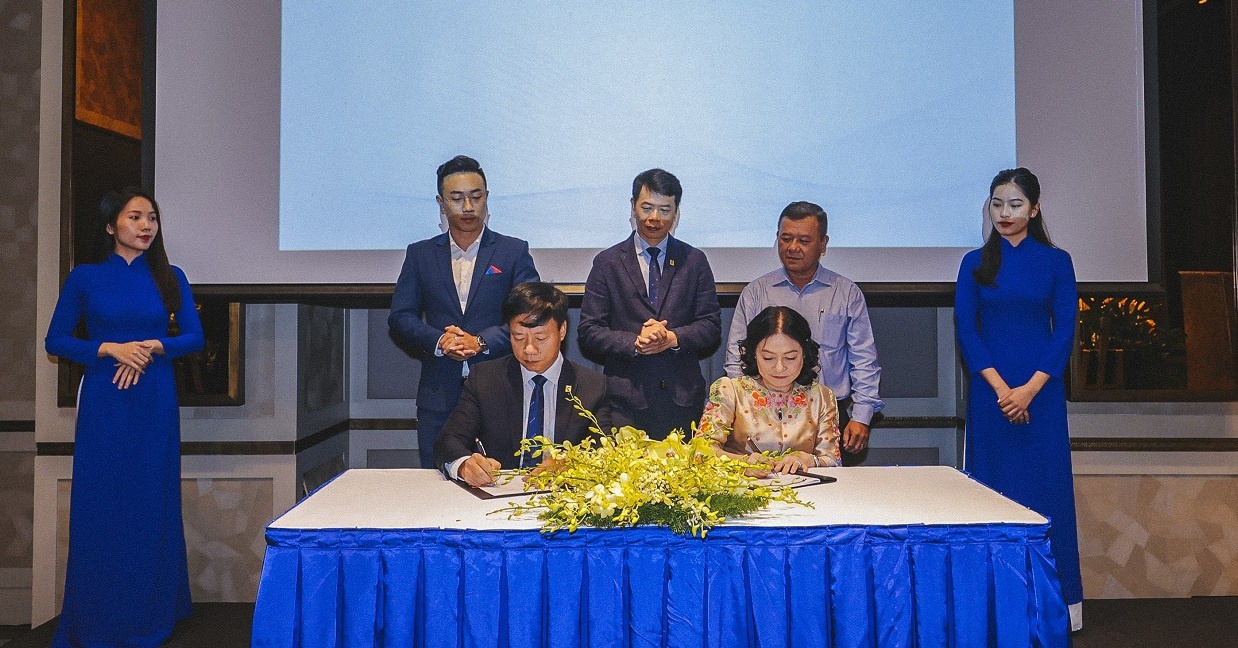 Lễ ký kết hợp tác giữa NAPAS và ONEFIN Việt Nam