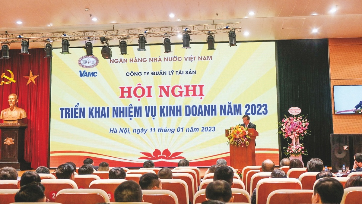 Phó Thống đốc NHNN Nguyễn Kim Anh phát biểu chỉ đạo tại Hội nghị triển khai nhiệm vụ kinh doanh năm 2023 của VAMC