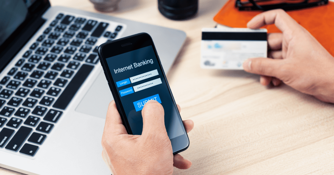 Chuyển tiền bằng Internet Banking cho tài khoản khác ngân hàng có mất phí không?