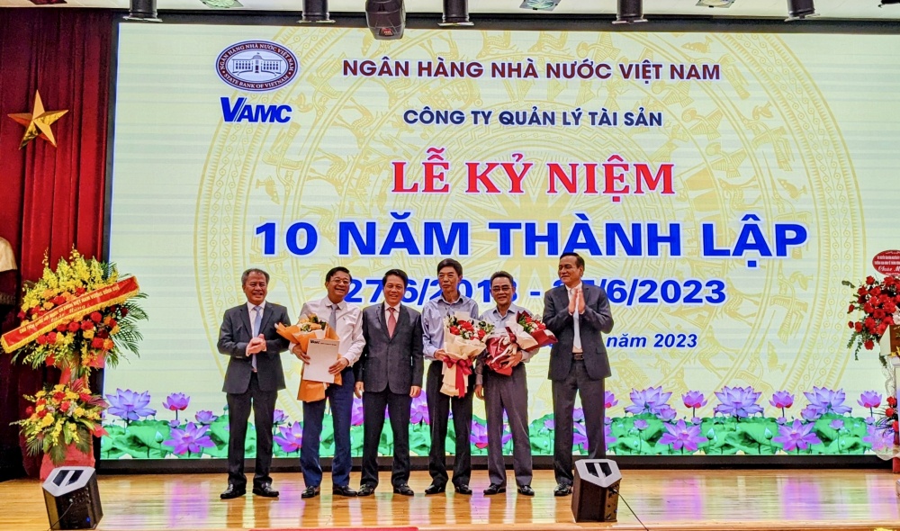 10 năm một chặng đường - VAMC khẳng định vai trò công cụ đắc lực xử lý nợ xấu