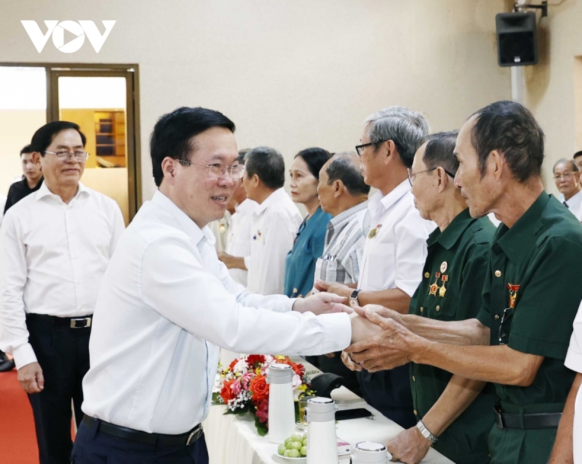 Chủ tịch nước Võ Văn Thưởng gặp mặt các cựu tù chính trị Côn Đảo - Ảnh 2.