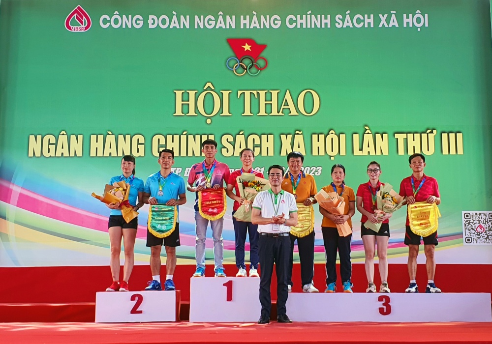 Hội thao NHCSXH lần III: 103 giải thưởng được trao cho các đội, vận động viên xuất sắc