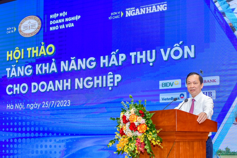 Phó Thống đốc Thường trực NHNN Đào Minh Tú phát biểu khai mạc hội thảo