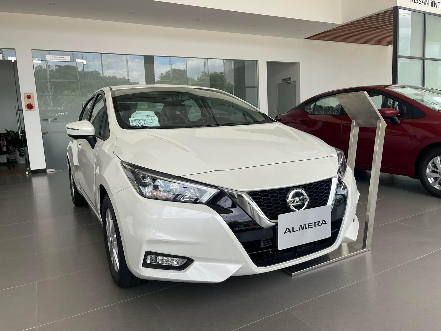 Giá Nissan Almera giảm sâu