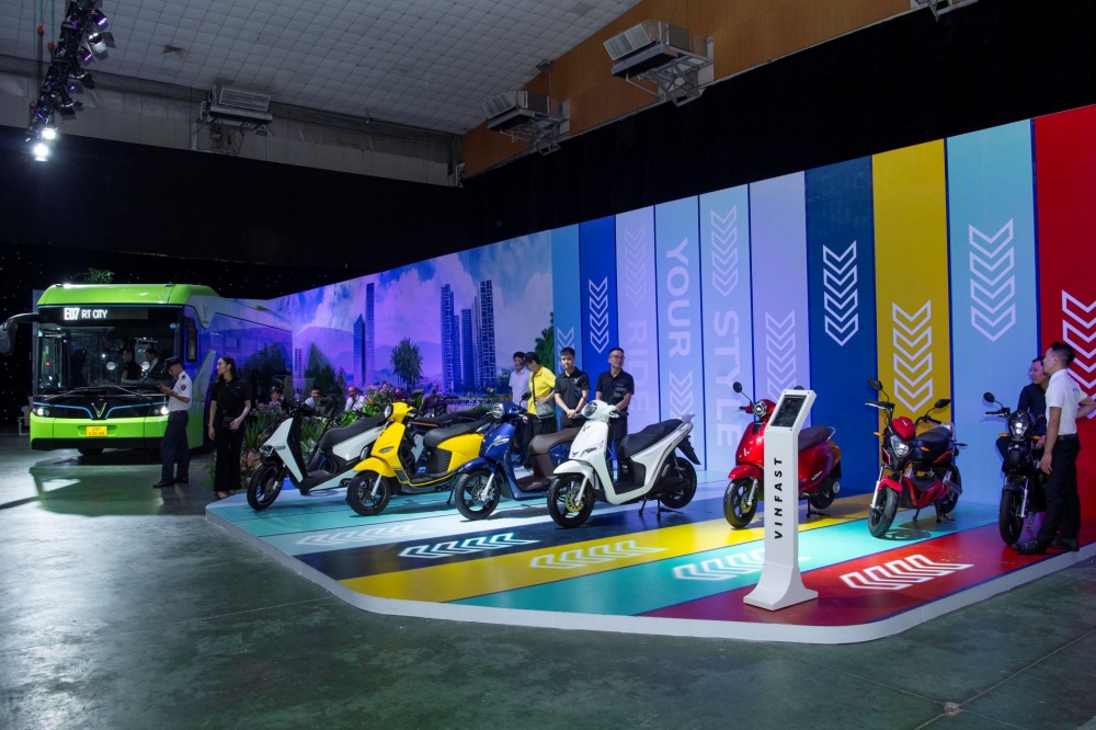 Dải sản phẩm xe máy điện VinFast trưng bày tại triển lãm “VinFast – Vì tương lai xanh”