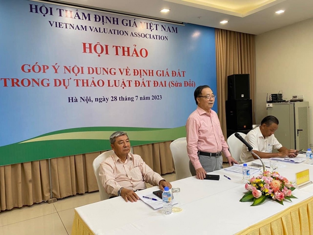 Chủ tịch Hội Thẩm định giá Việt Nam (VVA) Nguyễn Tiến Thỏa phát biểu