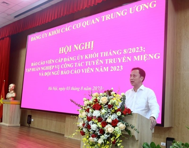 Phó Bí thư Thường trực Đảng ủy Khối các cơ quan Trung ương Lại Xuân Lâm phát biểu chỉ đạo hội nghị