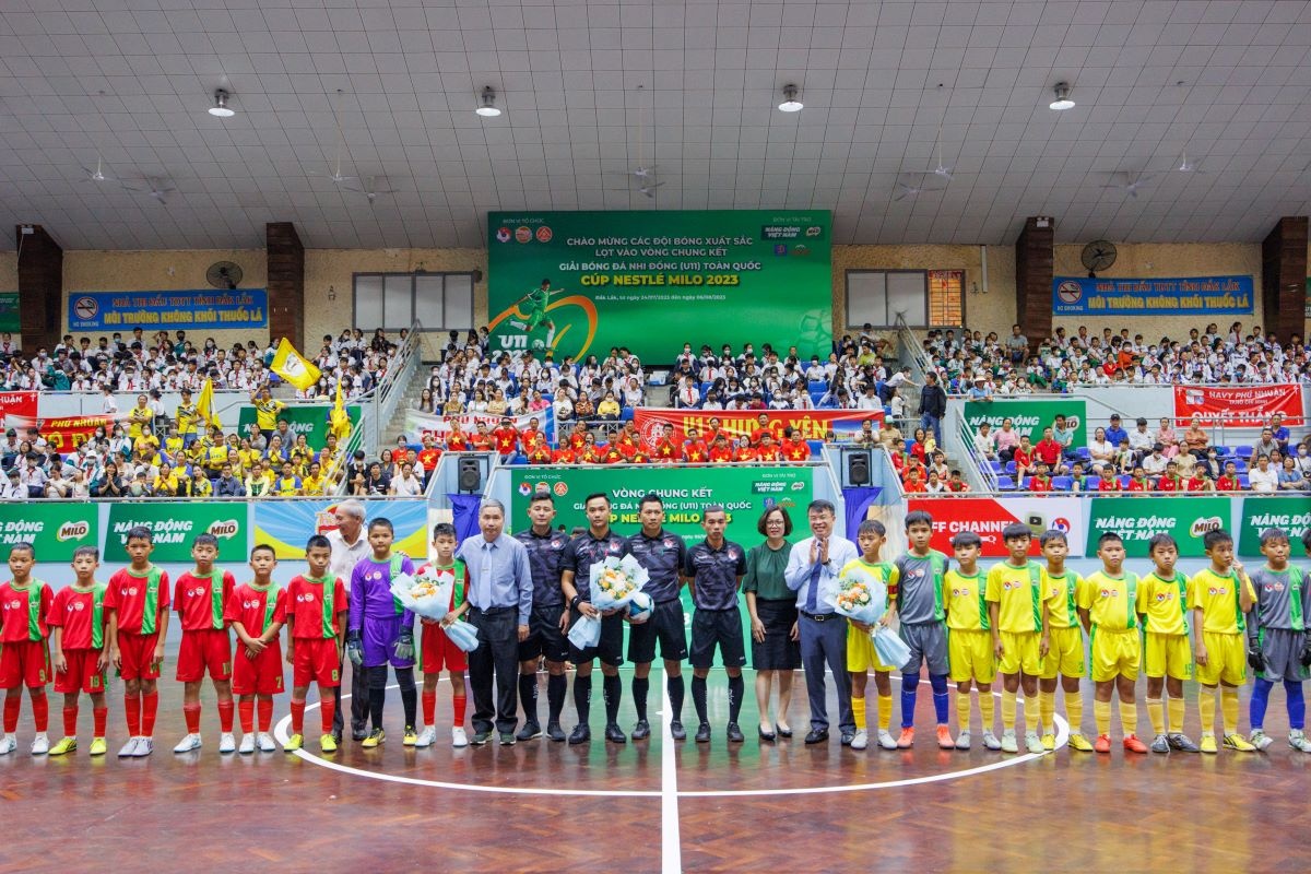 Nestlé MILO trao 16 suất học bổng tại Giải bóng đá Nhi đồng toàn quốc