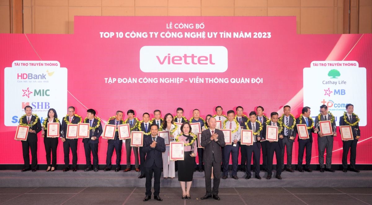 6 năm liên tiếp Viettel được vinh danh là công ty công nghệ thông tin – viễn thông uy tín nhất Việt Nam.