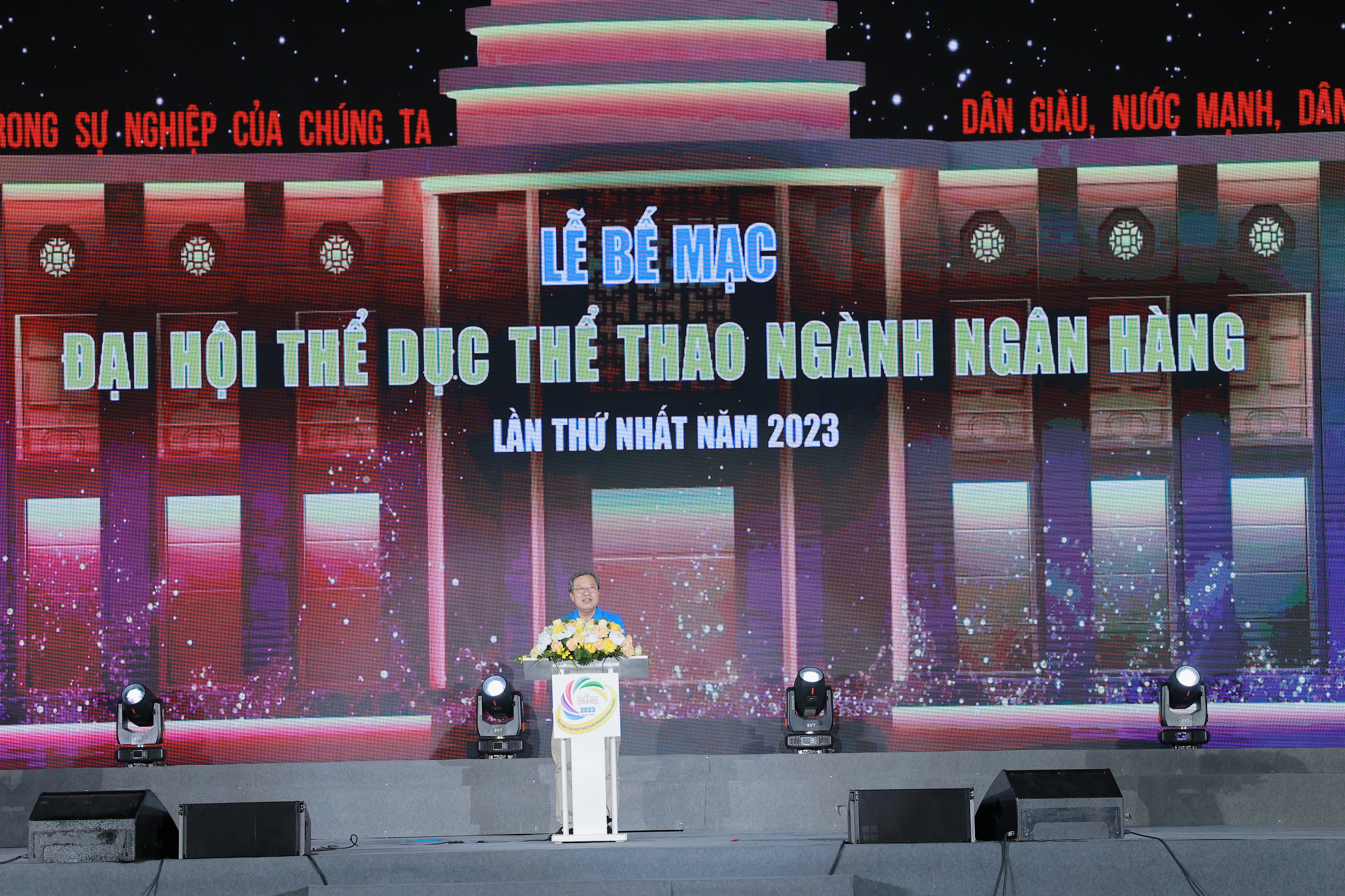 Ông Nguyễn Văn Tân - Phó Chủ Thường trực Công đoàn Ngân hàng Việt Nam, Trưởng Ban tổ chức phát biểu tại Lễ bế mạc