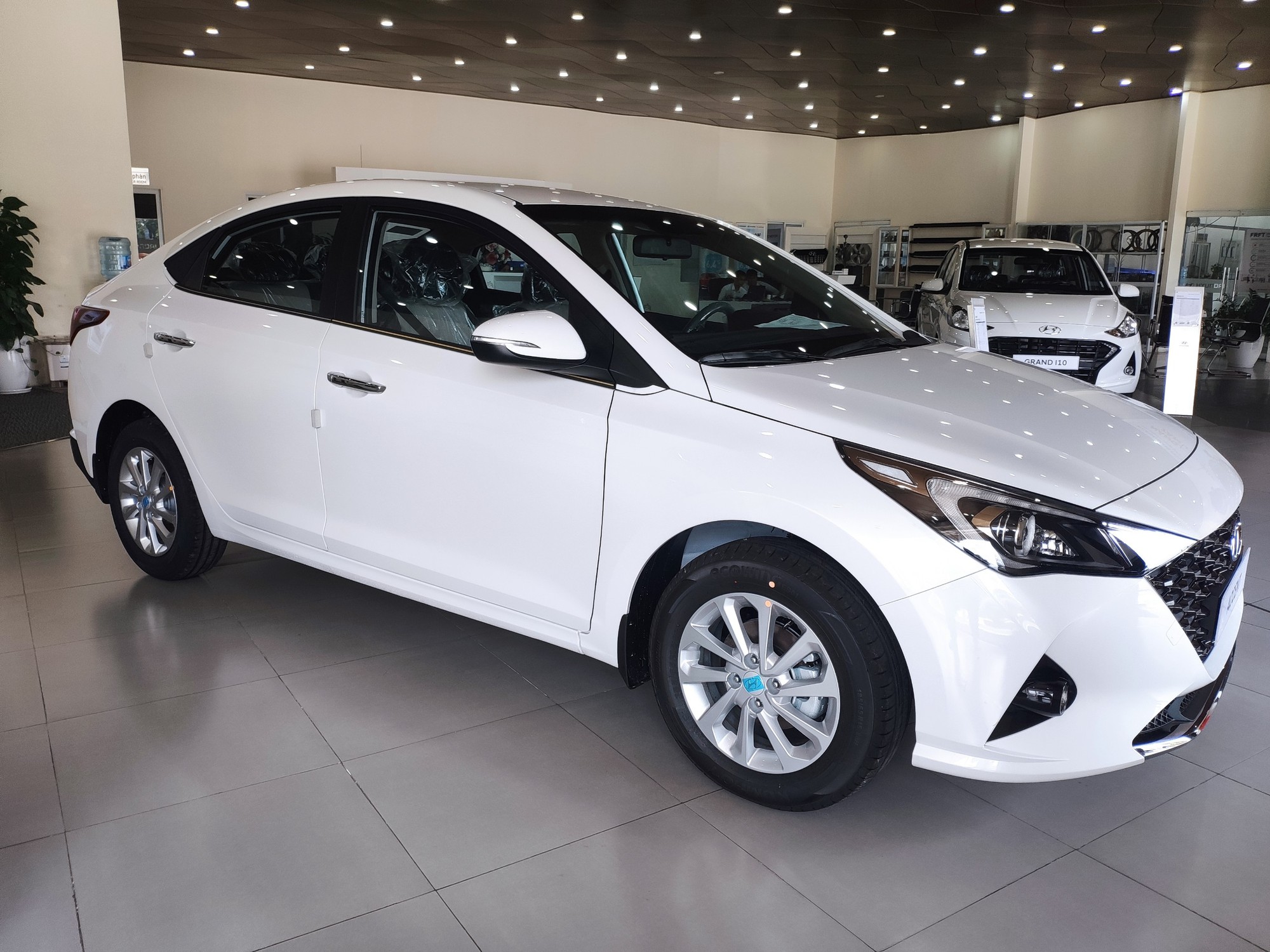 Hyundai Accent áp đảo doanh số, dễ trở thành sedan bán chạy nhất Việt Nam năm 2023 - Ảnh 1.