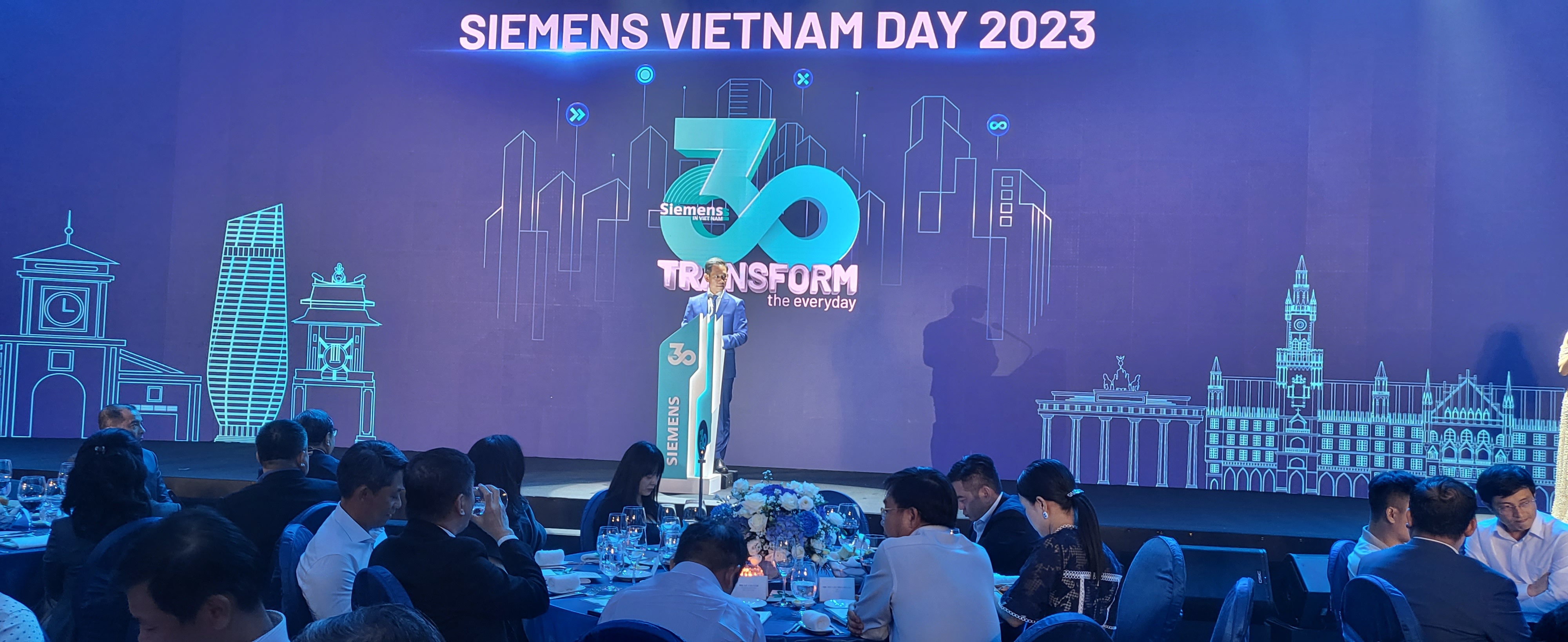 Tiến sỹ Phạm Thái Lai, Chủ tịch kiêm Tổng giám đốc Siemens Đông Nam Á và Việt Nam tại Lễ kỷ niệm 30 năm
