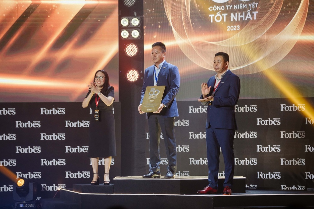 Đây là lần thứ 9 liên tiếp MB có mặt trong Top 50 công ty niêm yết tốt nhất Việt Nam 2022 (Forbes Việt Nam)