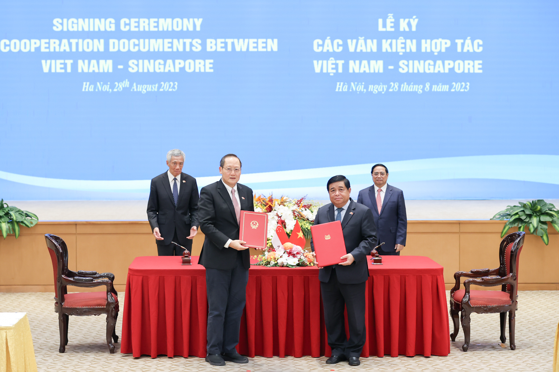 Việt Nam và Singapore ký kết 7 văn kiện hợp tác quan trọng - Ảnh 2.