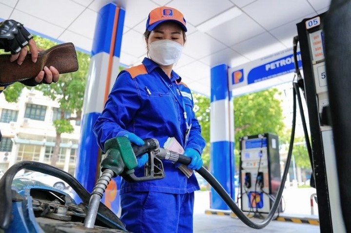 Đề xuất cố định điều chỉnh giá xăng dầu vào thứ Năm hằng tuần