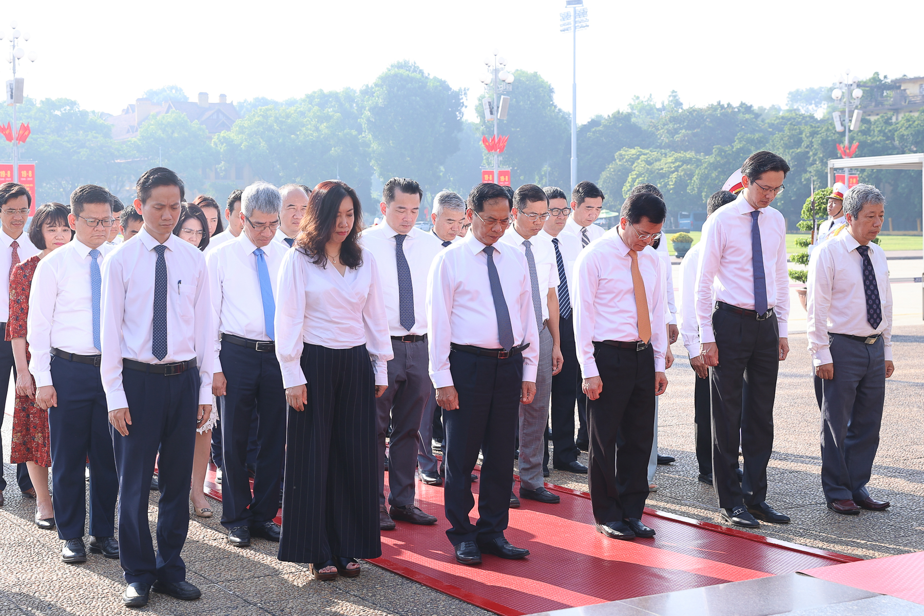 Lãnh đạo Đảng, Nhà nước vào Lăng viếng Chủ tịch Hồ Chí Minh nhân ngày Quốc khánh - Ảnh 5.