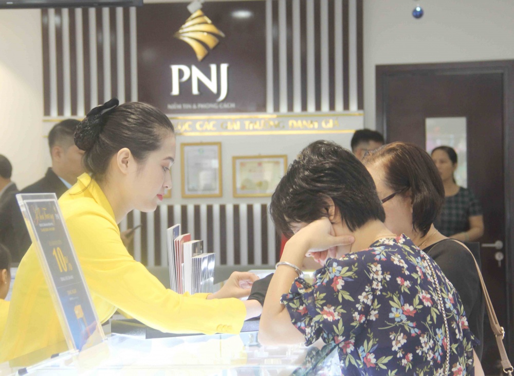 PNJ - Top 50 công ty kinh doanh hiệu quả nhất Việt Nam 2023