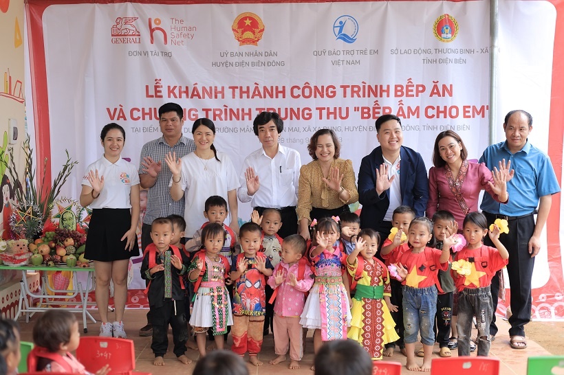  Hình 1, Hình 2: Generali Việt Nam và Quỹ BTTEVN khánh thành công trình bếp ăn mới tại điểm bản Xa Dung B, trường mầm non Ban Mai, xã Xa Dung, huyện Điện Biên Đông, tỉnh Điện Biên.