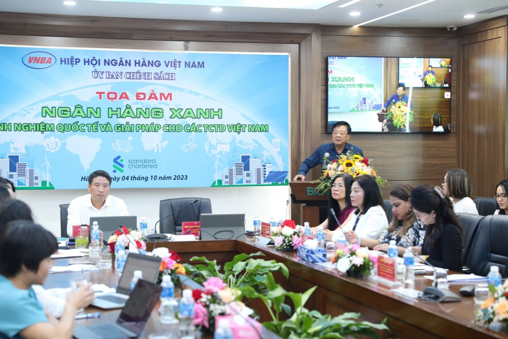 Kinh nghiệm quốc tế và giải pháp tạo điều kiện ngân hàng xanh phát triển tại Việt Nam