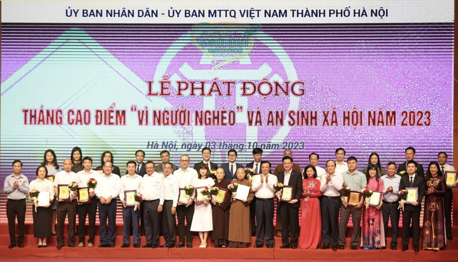 T&T Group là một trong những doanh nghiệp được UBND - Ủy ban MTTQ Việt Nam TP Hà Nội vinh danh vì những đóng góp tích cực cho công tác giảm nghèo và an sinh xã hội của thành phố. (Nguồn: T&T Group)