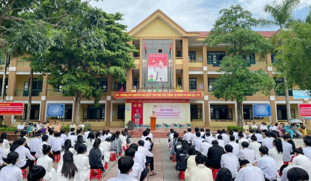 Học sinh Quảng Bình từ mầm non đến phổ thông trung học được miễn học phí kỳ I hoặc cả năm học 2023-2024 tùy khu vực.