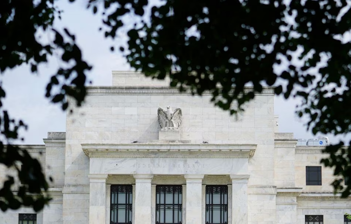 Quan chức Fed: Lãi suất cao nên được duy trì đến khi lạm phát giảm bớt