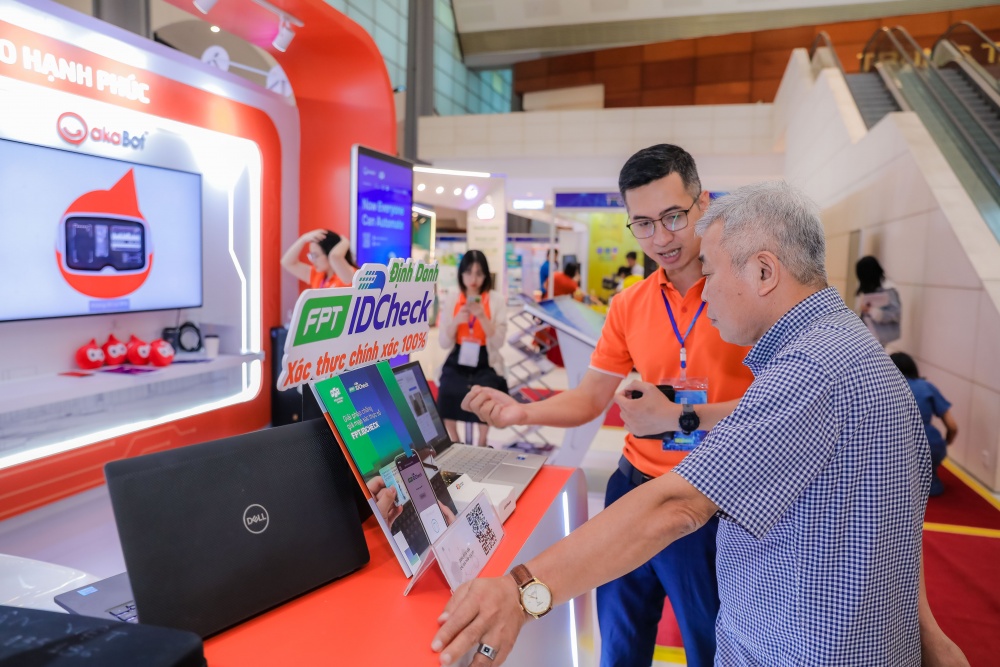 FPT trình diễn hệ sinh thái thành phố sáng tạo tại Techfest Hanoi 2023