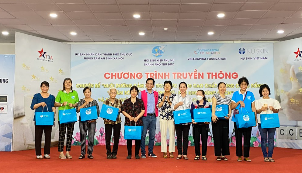 Nu Skin Việt Nam tặng các sản phẩm chăm sóc sức khỏe cho phụ nữ và trẻ em
