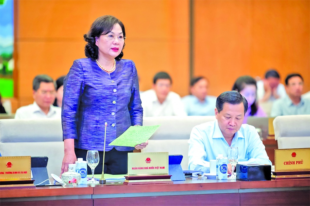 Thống đốc NHNN Nguyễn Thị Hồng phát biểu tại phiên họp thứ 27 của Ủy ban Thường vụ Quốc hội
