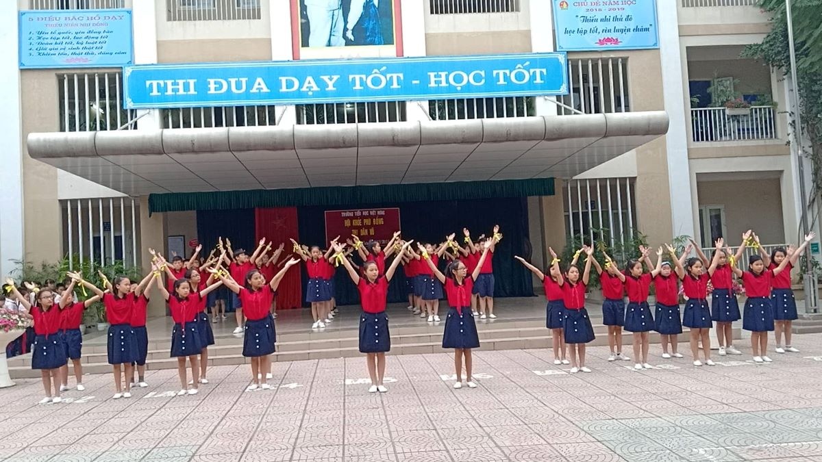 Một số quận nội thành Hà Nội xảy ra tình trạng thiếu trường, lớp học, ảnh hưởng đến công tác tuyển sinh.