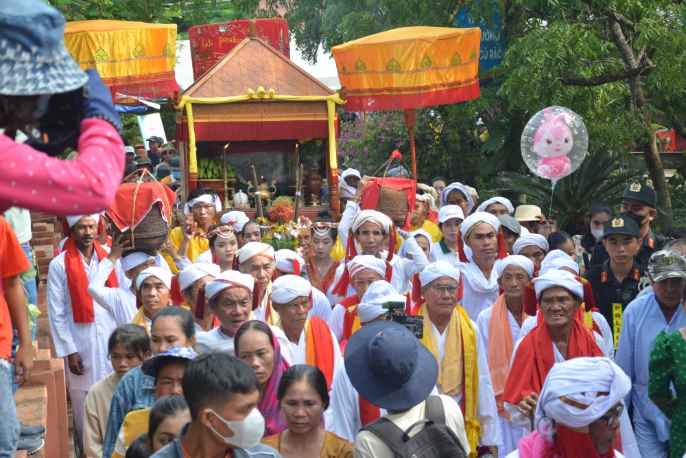 Bình Thuận: Bảo tồn và phát huy Lễ hội Katê của người Chăm để phát triển du lịch