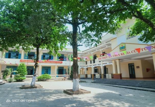 Trường TH và THCS Cam Nghĩa, huyện Cam Lộ, tỉnh Quảng Trị được xây dựng từ nguồn tài trợ 5 tỷ đồng của Agribank 