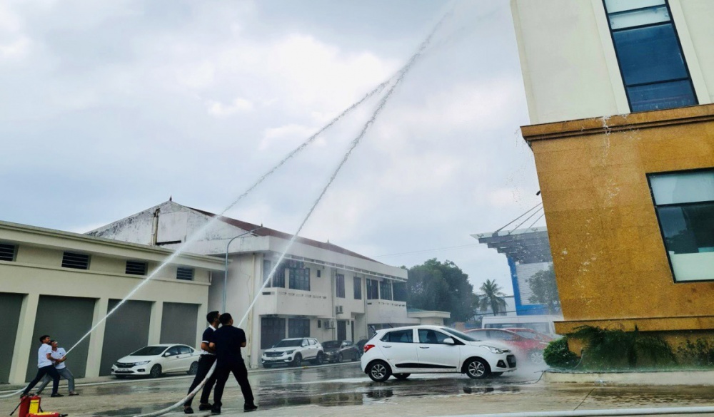 NHNN chi nhánh Nghệ An: Thực tập phòng cháy chữa cháy, cứu nạn cứu hộ
