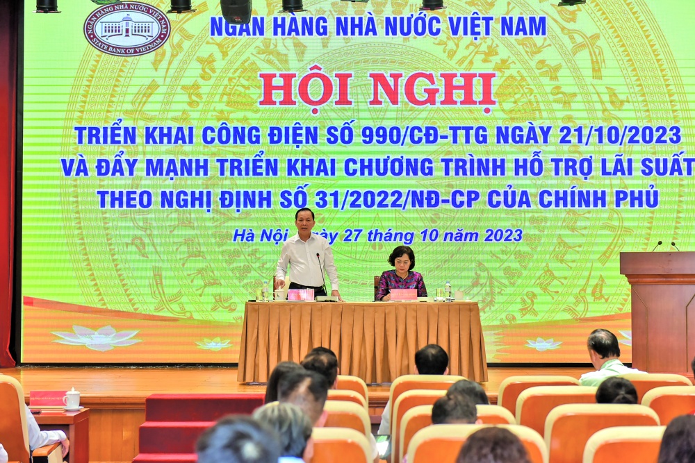 Thống đốc Nguyễn Thị Hồng và Phó Thống đốc Thường trực Đào Minh Tú chủ trì hội nghị