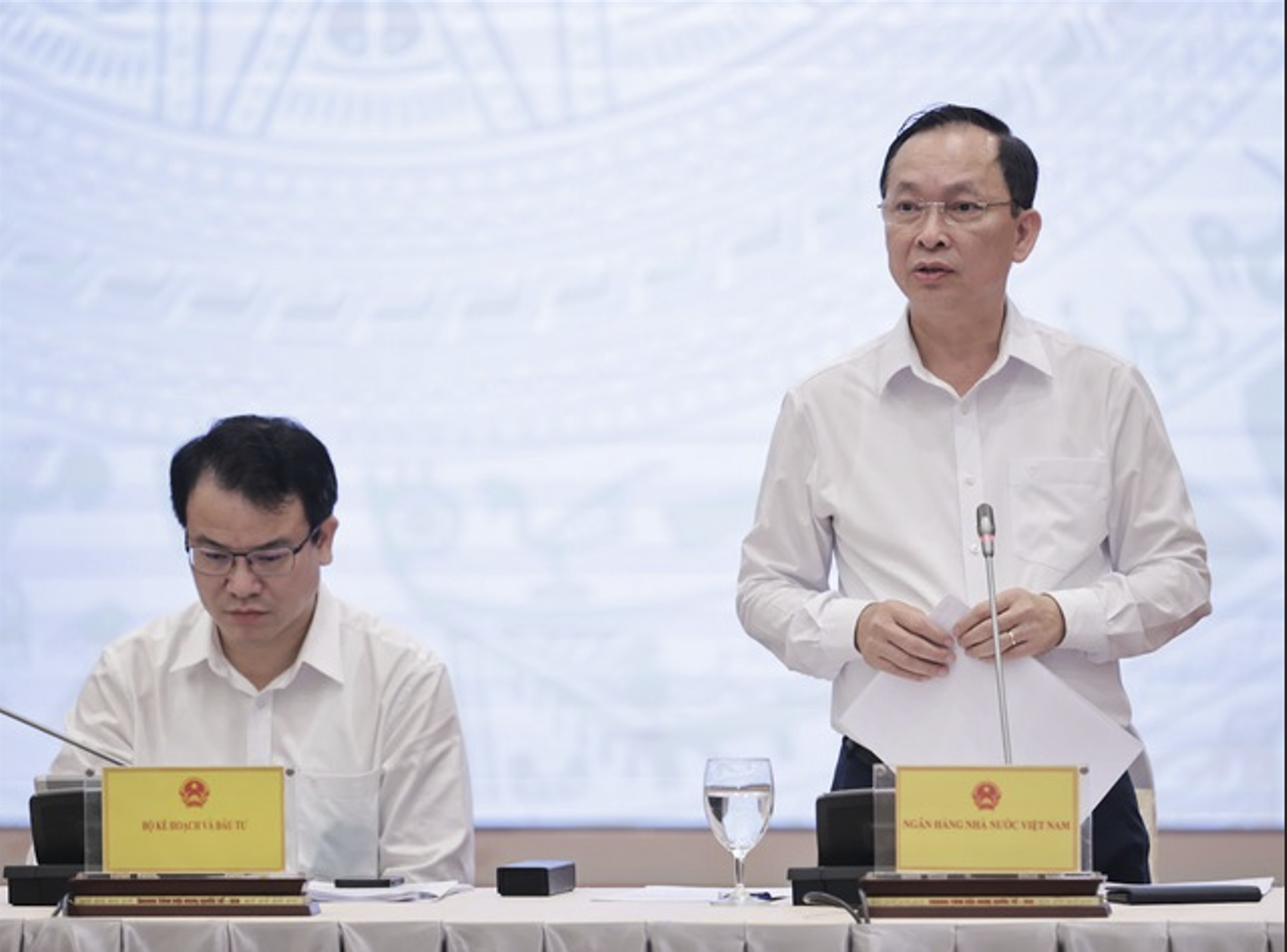 Phó Thống đốc Đào Minh Tú trả lời tại họp báo
