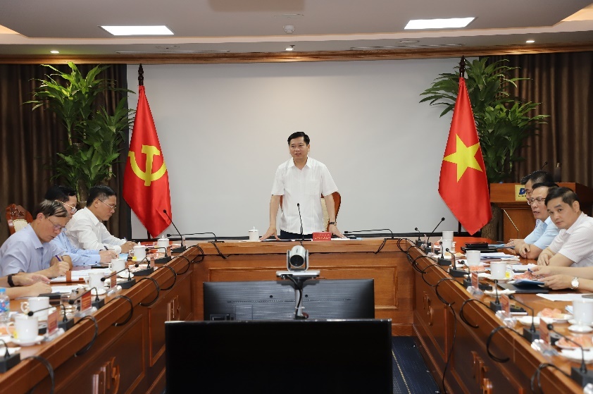 Ông Nguyễn Long Hải - Ủy viên dự khuyết BCH Trung ương Đảng, Bí thư Đảng ủy Khối DNTW phát biểu tại buổi làm việc với Đảng ủy BHTGVN