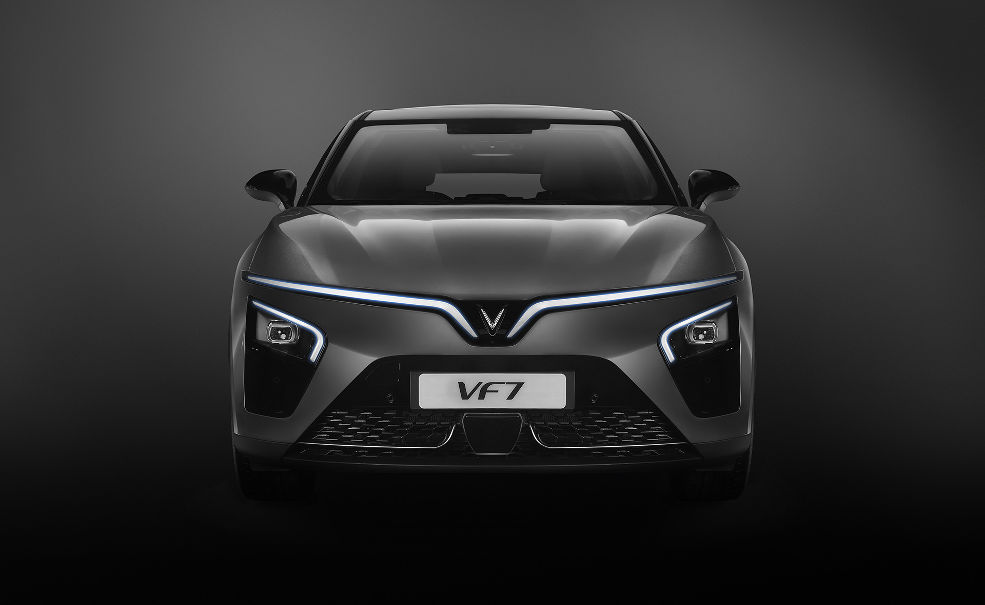 VinFast VF 7 chốt giá từ 850 triệu: Đi tối đa 431 km, đặt cọc pin từ 2,9 triệu/tháng, giao xe trước Tết - Ảnh 2.