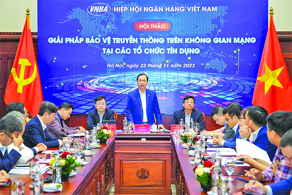 Phó Thống đốc Thường trực NHNN Đào Minh Tú phát biểu tại hội thảo
