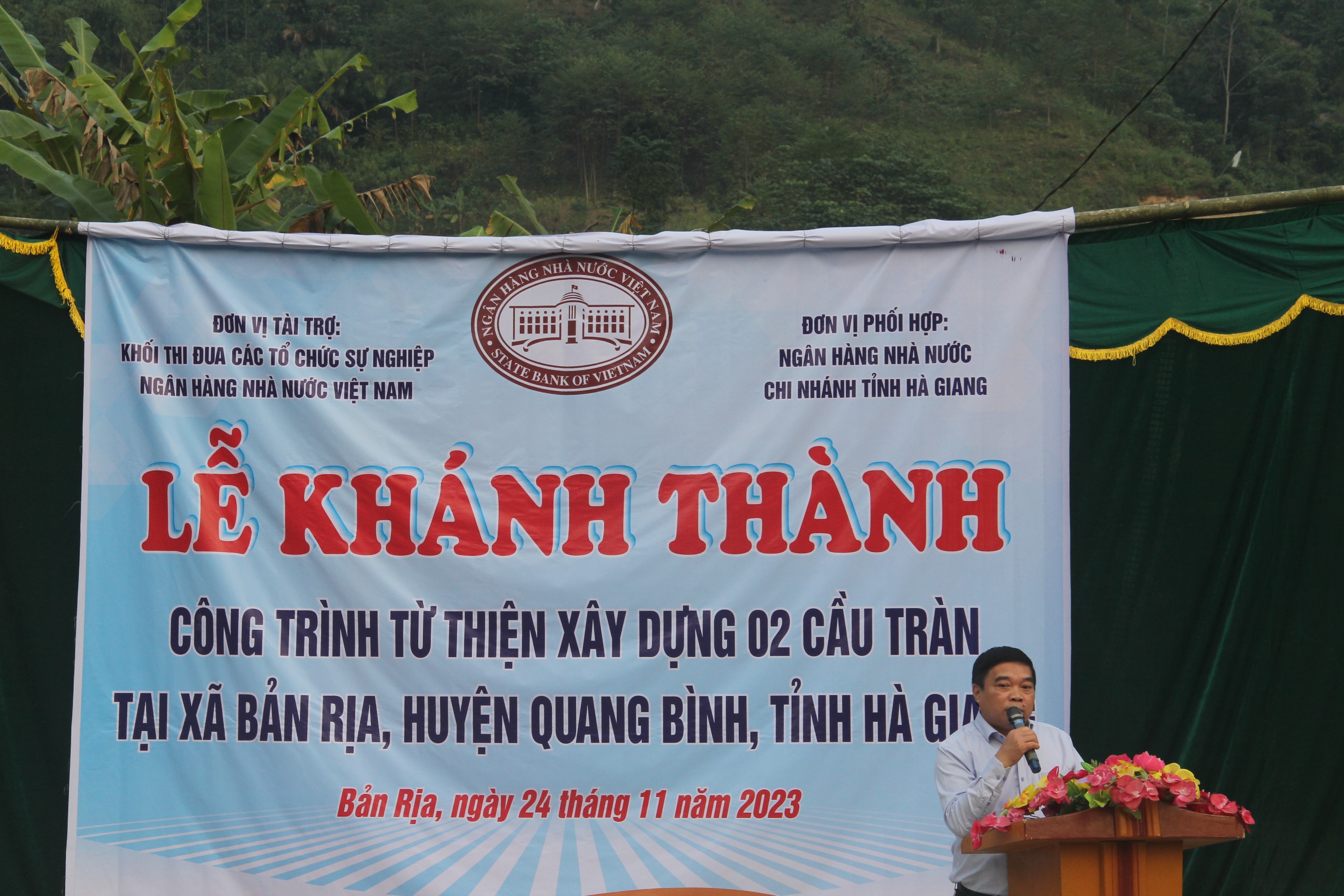Ông Nguyễn Ngọc Hải, Giám đốc Ngân hàng Nhà nước chi nhánh tỉnh Hà Giang phát biểu tại buổi lễ