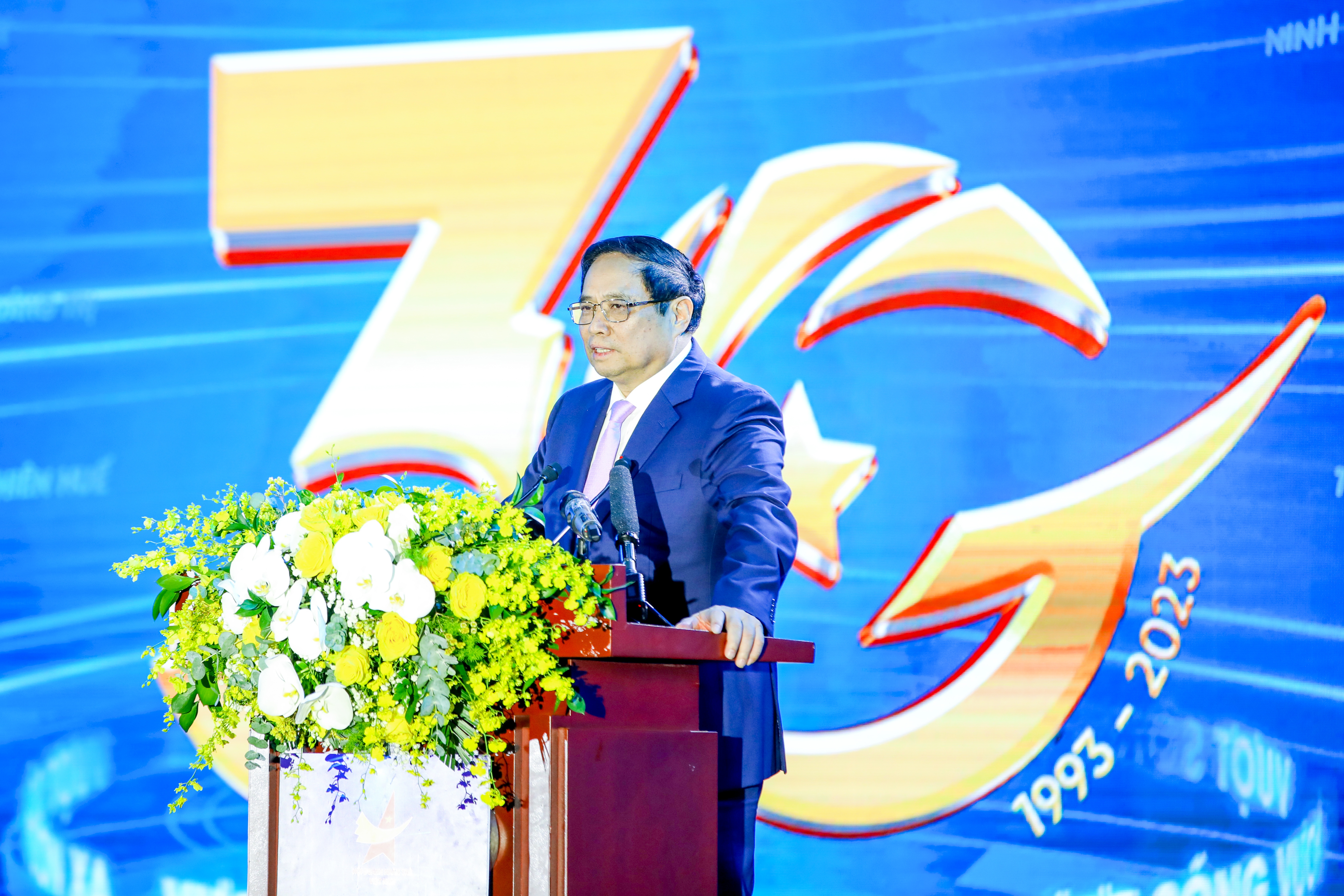 Thủ tướng Chính phủ Phạm Minh Chính phát biểu tại Chương trình kỷ niệm 30 năm phong trào Doanh nhân trẻ Việt Nam