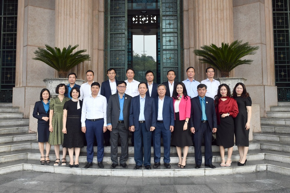 Đoàn đại biểu Công đoàn NHVN dự Đại hội XIII Công đoàn Việt Nam