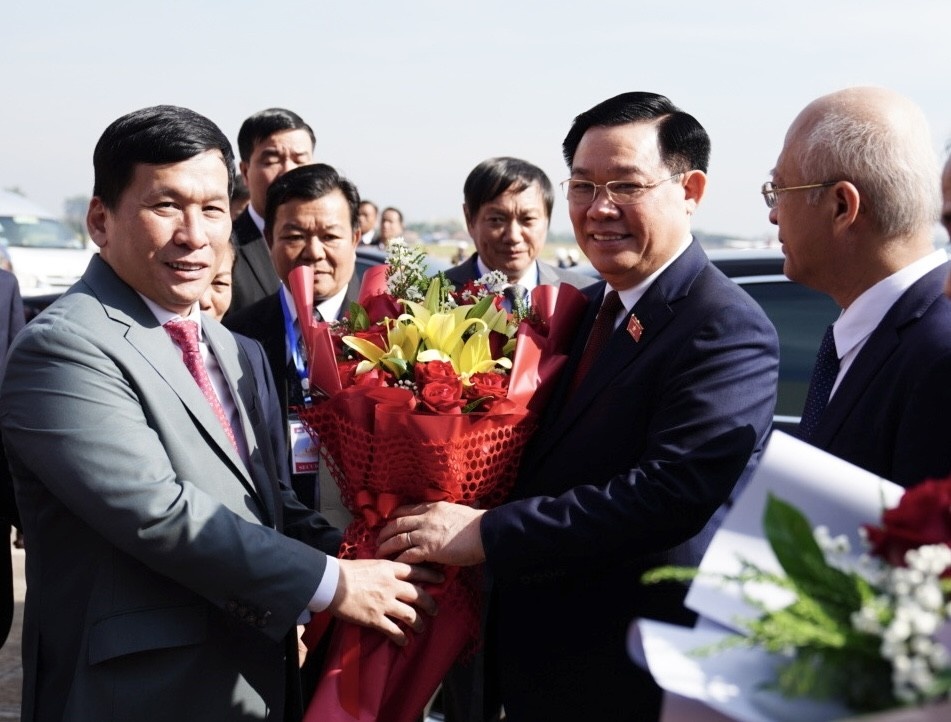 Lãnh đạo Vietjet chào đón Chủ tịch Quốc hội Vương Đình Huệ 