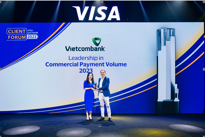 Vietcombank đón nhận 12 giải thưởng của Visa