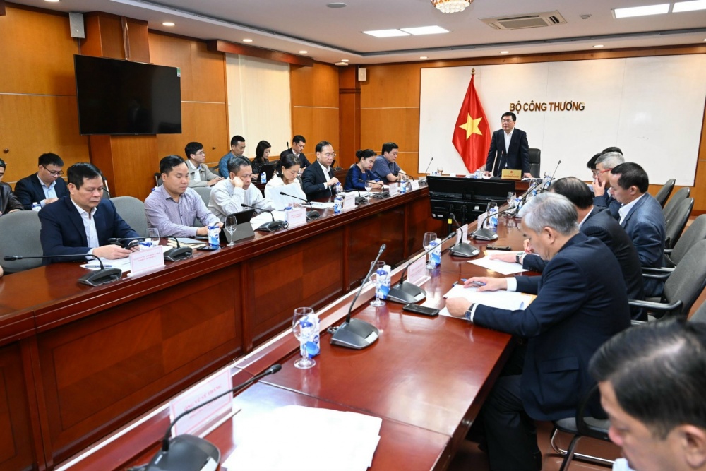 Bộ trưởng Nguyễn Hồng Diên đã chủ trì Hội nghị thúc đẩy hợp tác mua bán than giữa Việt Nam và Lào